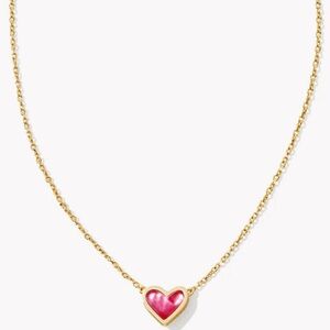 Kendra Scott Framed Ari Heart Pendant Necklace – Azalea Illusion